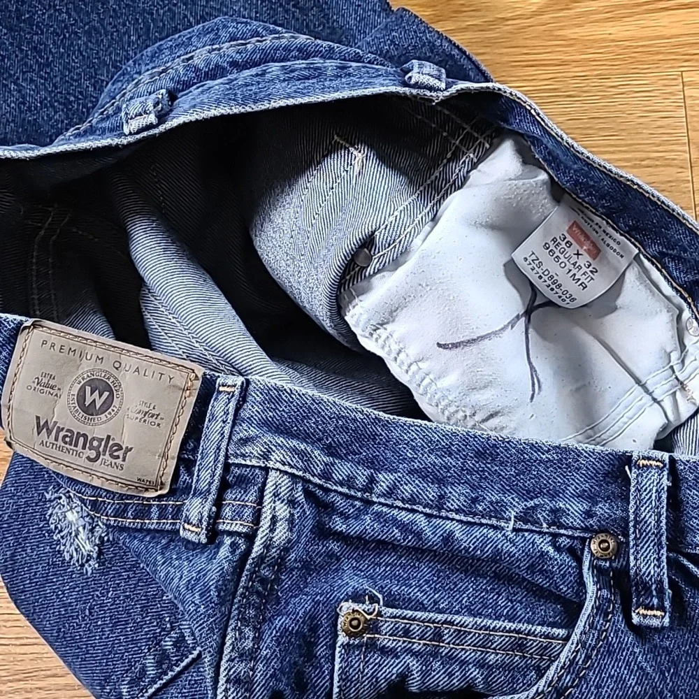WRANGLER VINTAGE MENS PREMIUM STRAIGHT LIKE NEW DISTRESSED DENIM JEANS 36x30
